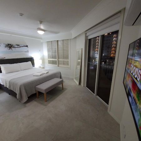 Apr Private Suites Moroccan By The Beach Gold Coast Kültér fotó
